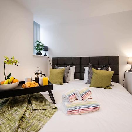 Charles Alexander Short Stay - Windmill House Apartments Литам Сент Аннс Екстериор снимка